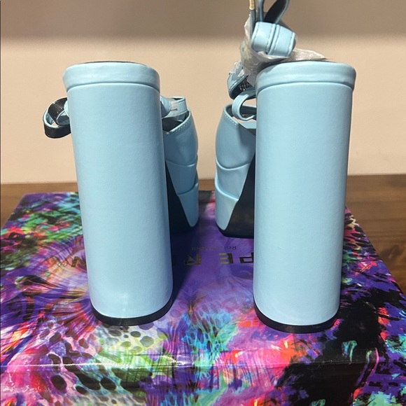 Cape Robbin Sicili Light Blue Platform Heels new in box size 7 - Picture 3 of 8